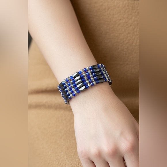 Jewelry - Magnetic Black and Blue Beaded Bracelet